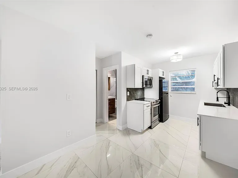 410 Euclid Ave #11 — Photo 6