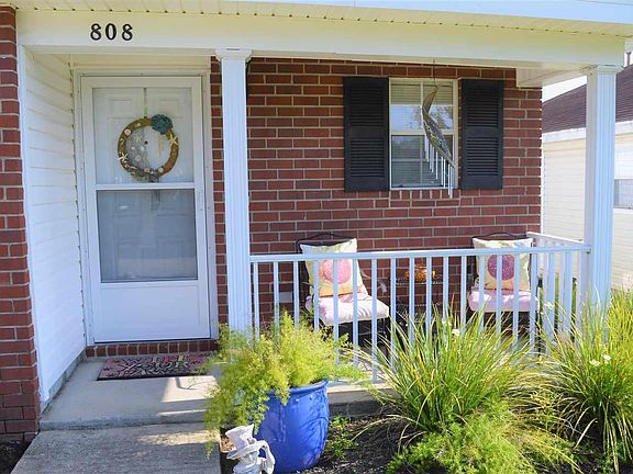 3rd image of 808 Hanover Dr