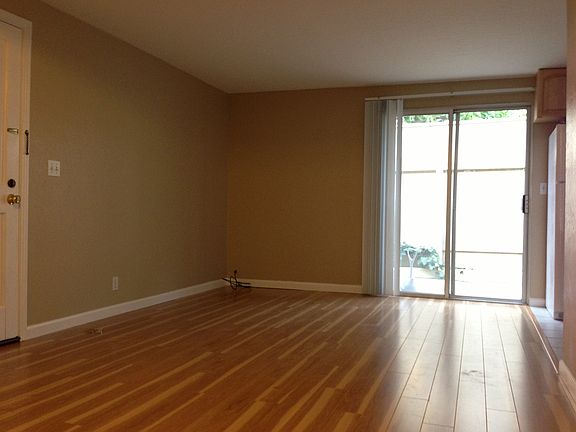 2nd image of 904 Ramona St
