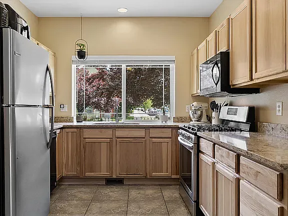 62041 NE Nates Pl — Photo 3