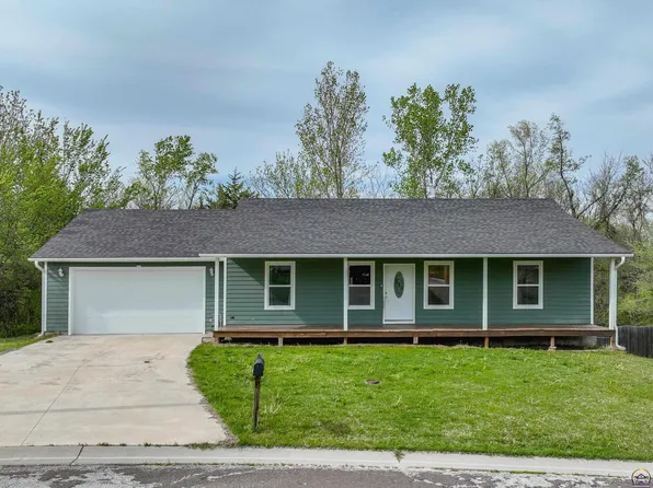 1229 N Pawnee Dr, Saint Marys, KS 66536