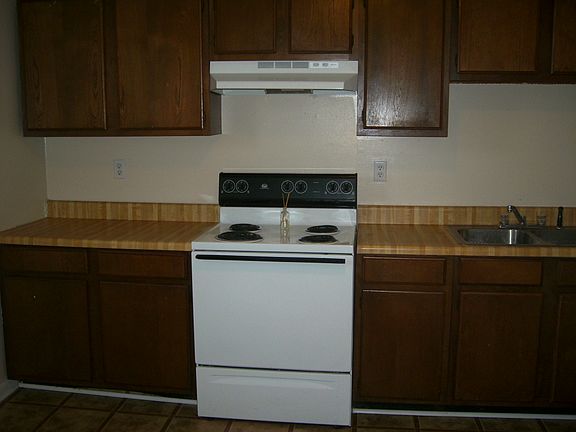 121-B Batey Circle 003_02042016