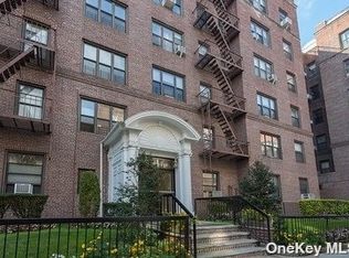 7320 Austin St APT 2G, Queens, NY 11375