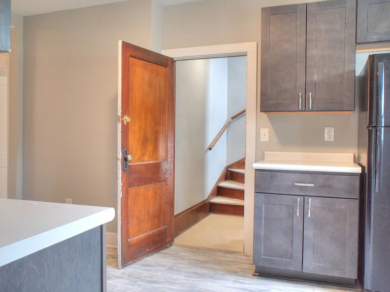 2865 N Frederick Ave — Photo 12