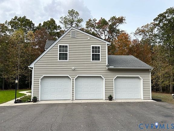 2nd image of 7026 Tall Cedar Ln