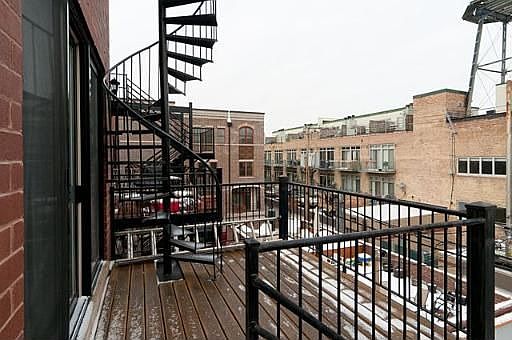 2nd image of 2312 W Wabansia Ave #3