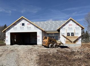 W6838 Goldfinch Dr, Greenville, WI 54942
