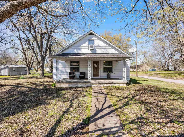 200 Delmar St, Greenfield, TN 38230