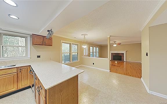 5th image of 14421 Raynham Dr