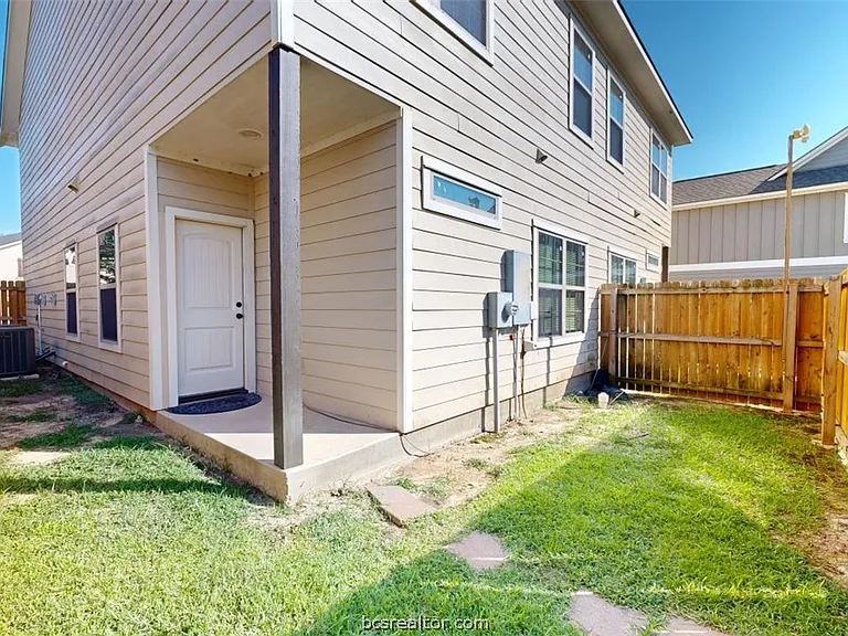 303 Ash St #B — Photo 24
