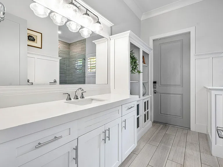 2100 Notre Dame Dr — Photo 30
