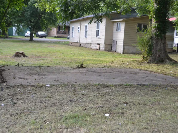 107 Locust Ave, South Pittsburg, TN 37380