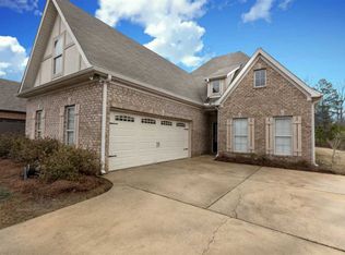 1013 Garnet Dr, Calera, AL 35040