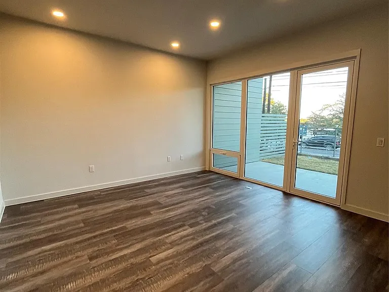 4004 Banister Ln #106 — Photo 5