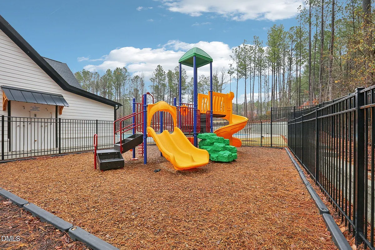 Building Photo - 1044 Saint Lawrence Dr #1
