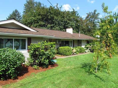 100 Peckerwood Ln, Grants Pass, OR, 97527