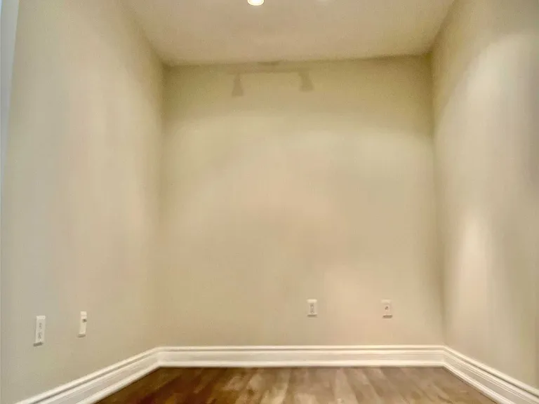 909 Bay St #811 — Photo 9