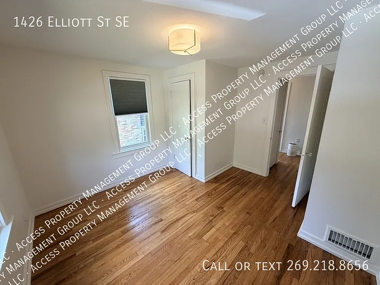 1426 Elliott St SE — Photo 18