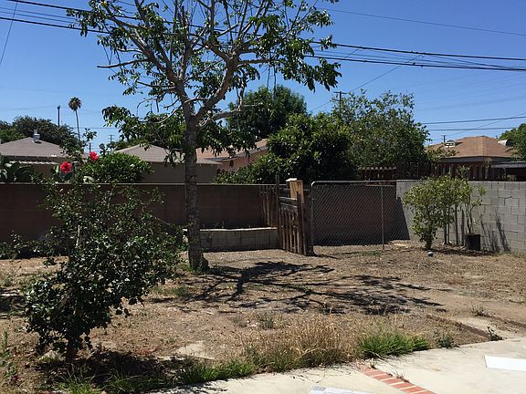 3rd image of 1659 N Banning Blvd
