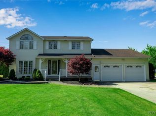 29 Brunck Rd, Lancaster, NY 14086