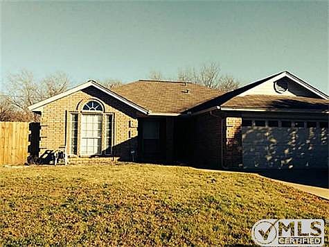 1st image of 927 Fiero Dr