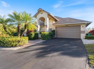 2640 White Blvd, Naples, FL 34117