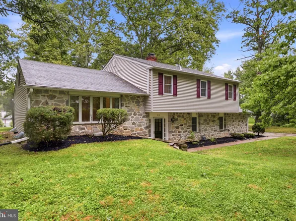 412 Yorkshire Rd, Bryn Mawr, PA 19010