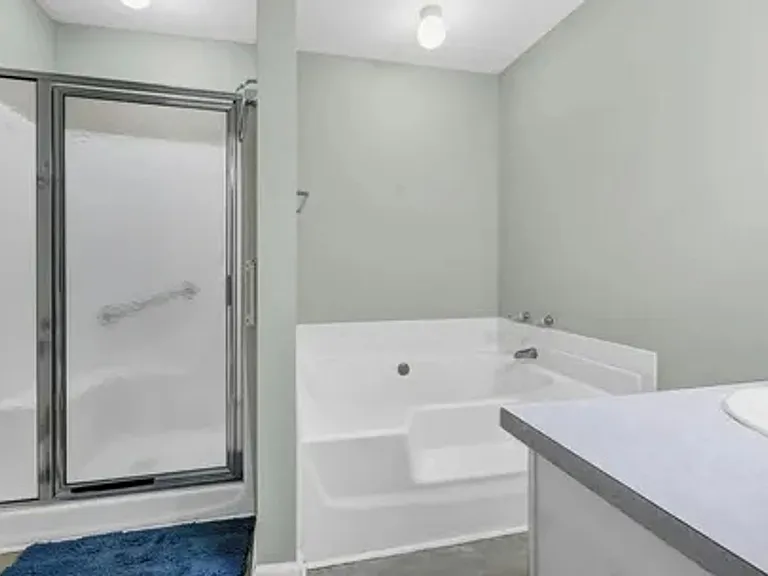 910 Sweet Thorne Rd — Photo 13