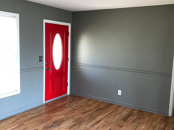 4th image of 1455 Vine St NE