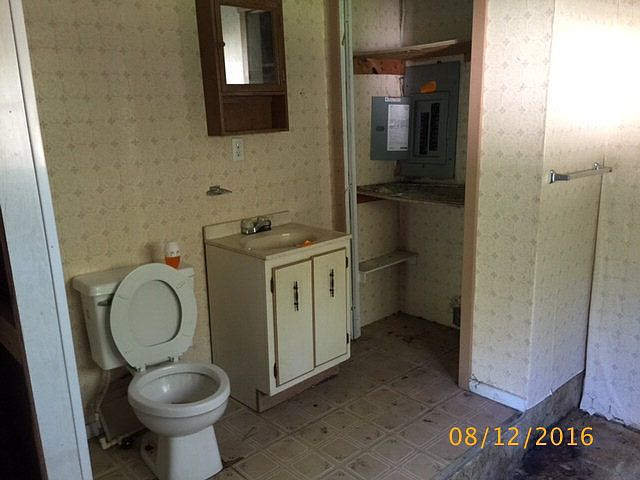 2nd image of 119 Palmyra St