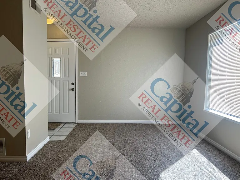 1817 Beaumont Dr — Photo 4