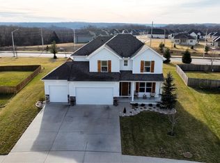 1912 NE Park Ridge Cir, Lees Summit, MO 64064