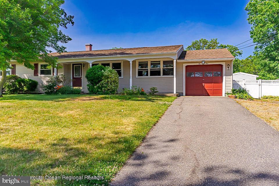 1st image of 1059 Crystal Dr