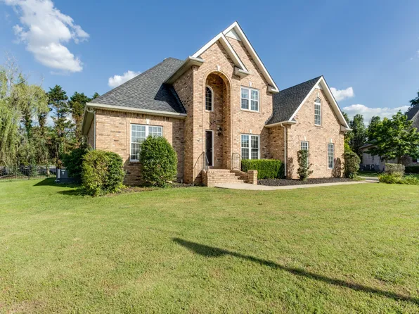 1701 Fallen Acorn Ct, Murfreesboro, TN 37129