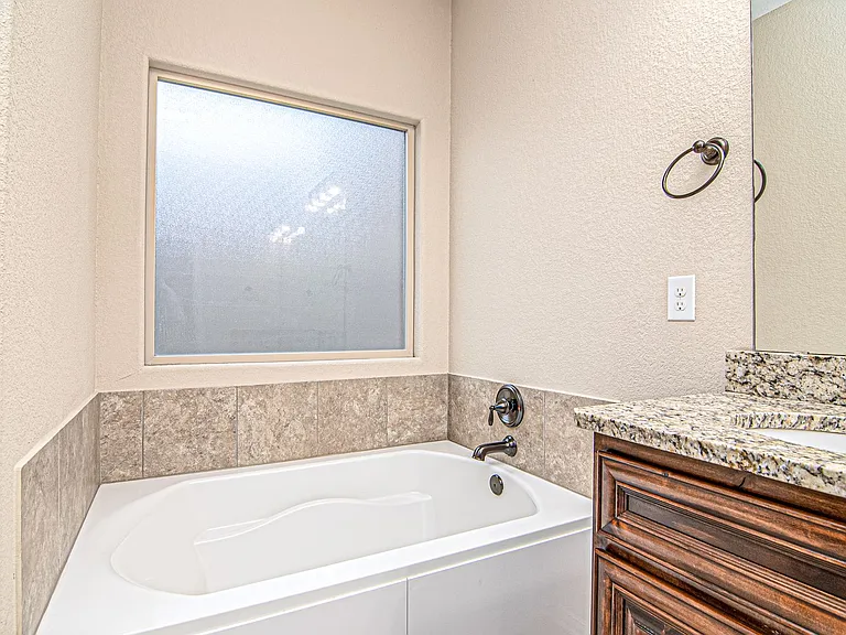 6612 Colony Rd — Photo 12