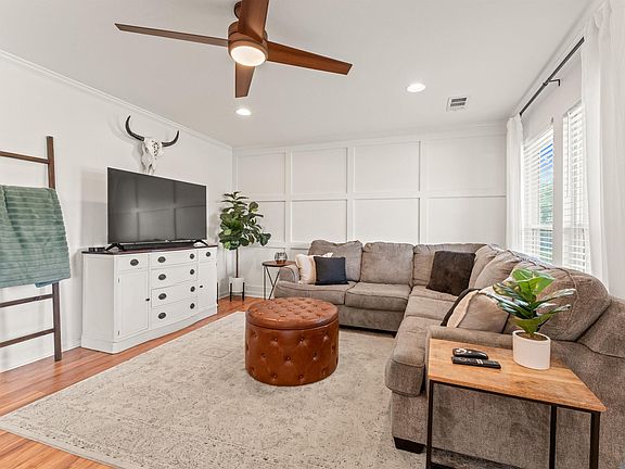 5th image of 10130 Nashville Ct