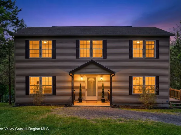 36 Old Baltus Court, Athens, NY 12015