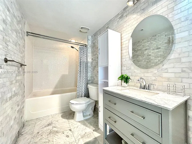 500 NE 29th St #601 — Photo 30