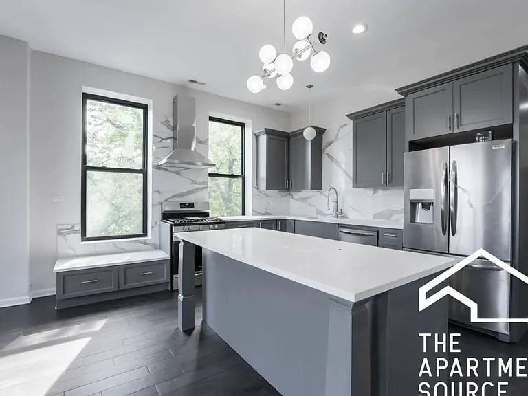 2703 W Thomas St #3 — Photo 2