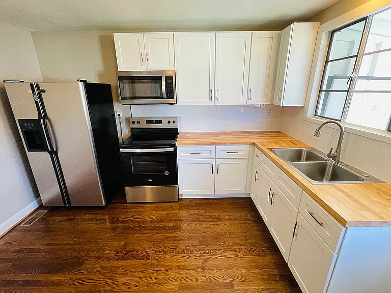 215 E Prospect St — Photo 7