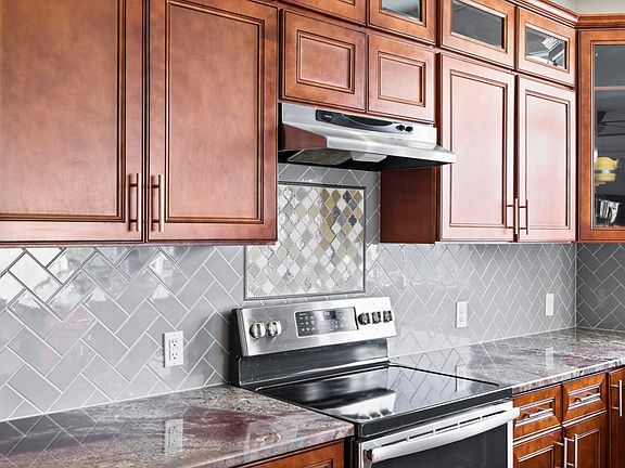 4th image of 240 Wilkins Rd