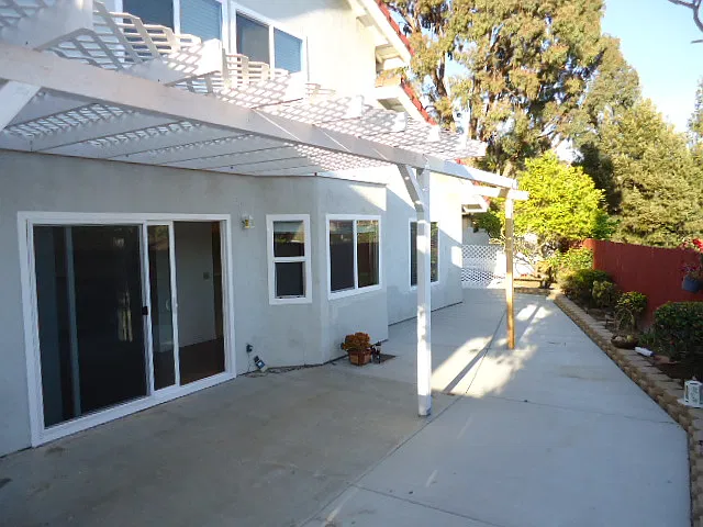 4 bed, 2161 sqft, $5,200 — Photo 2