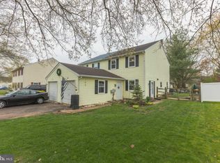 454 Indian Crest Dr, Harleysville, PA 19438