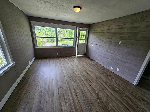 3rd image of 813 S Arlington Ave