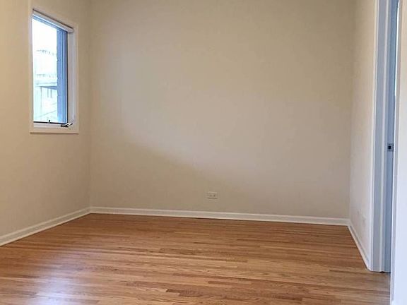 4th image of 1837 W North Ave APT 4