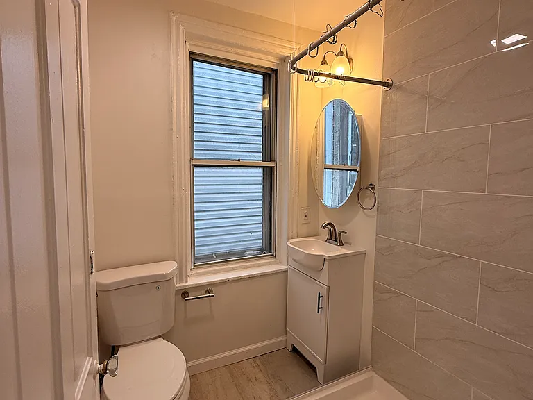 2127 Tasker St #B — Photo 5