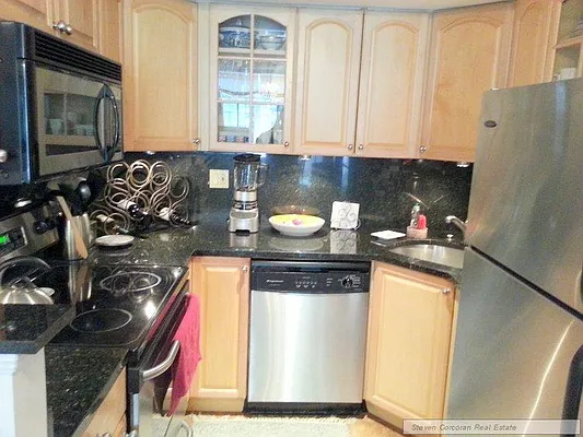 Rented by Steven Corcoran Real Estate | media 18