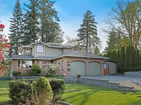 2371 Steelhead Rd, Campbell River, BC V9W 4P4