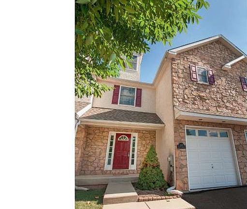 2nd image of 213 Bentley Dr