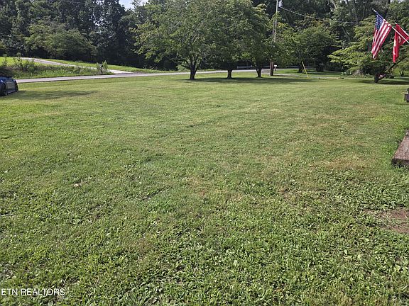 3rd image of 1283 Laurel Rd